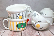 Cute Microwavable Ceramic Noodle 2 Bowls Set with Handle And Smiling Bowl Lid